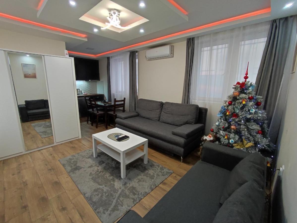 Apartments Wolf Belgrado Buitenkant foto